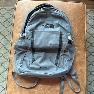 North face grey Pivoter grey backpack